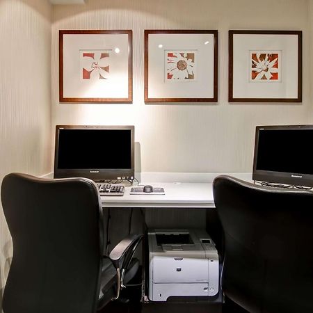 Hampton Inn & Suites By Hilton Calgary-Airport Exteriör bild