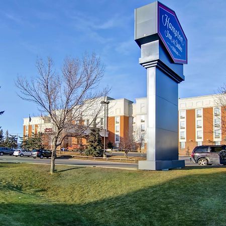 Hampton Inn & Suites By Hilton Calgary-Airport Exteriör bild