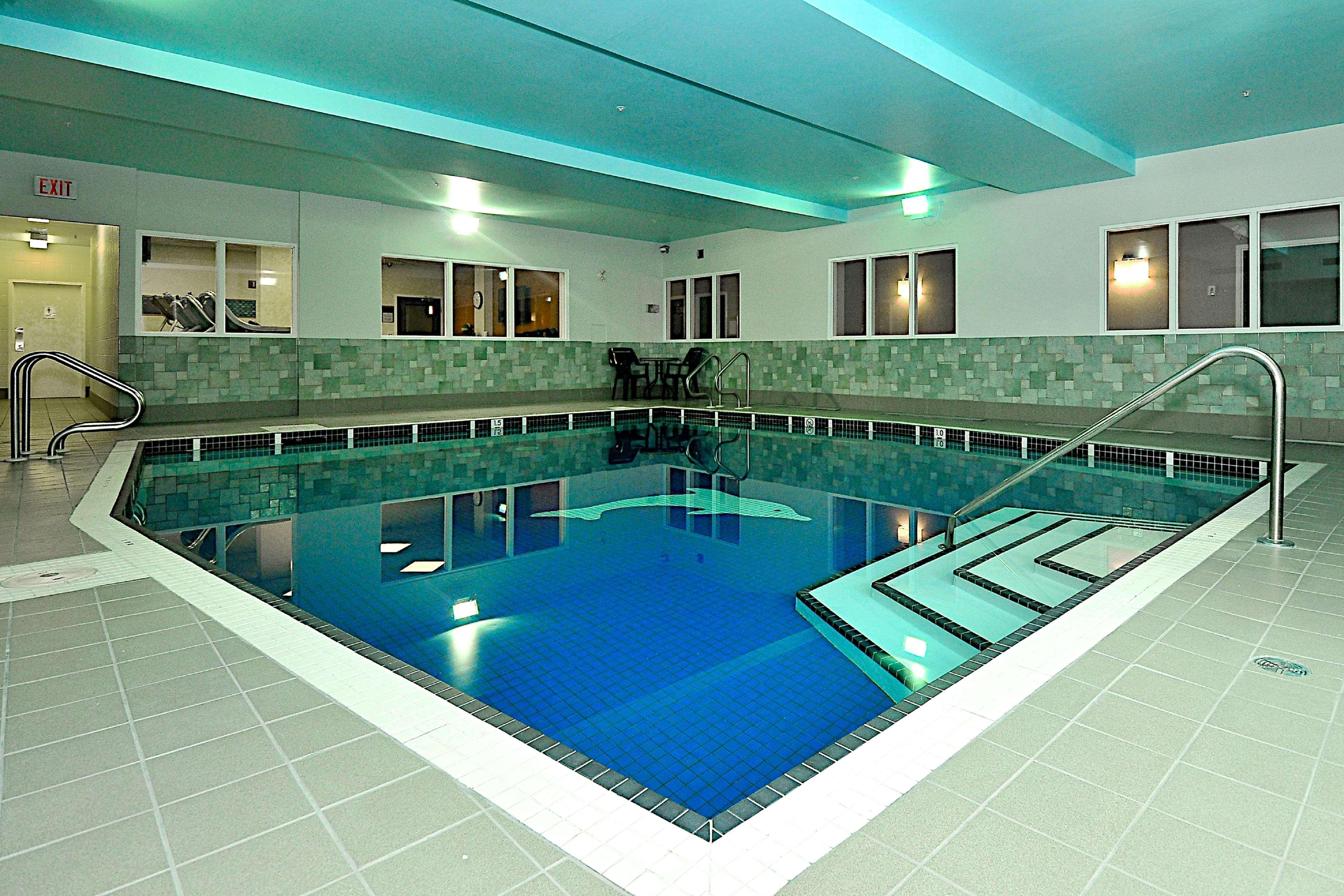 Hampton Inn & Suites By Hilton Calgary-Airport Exteriör bild