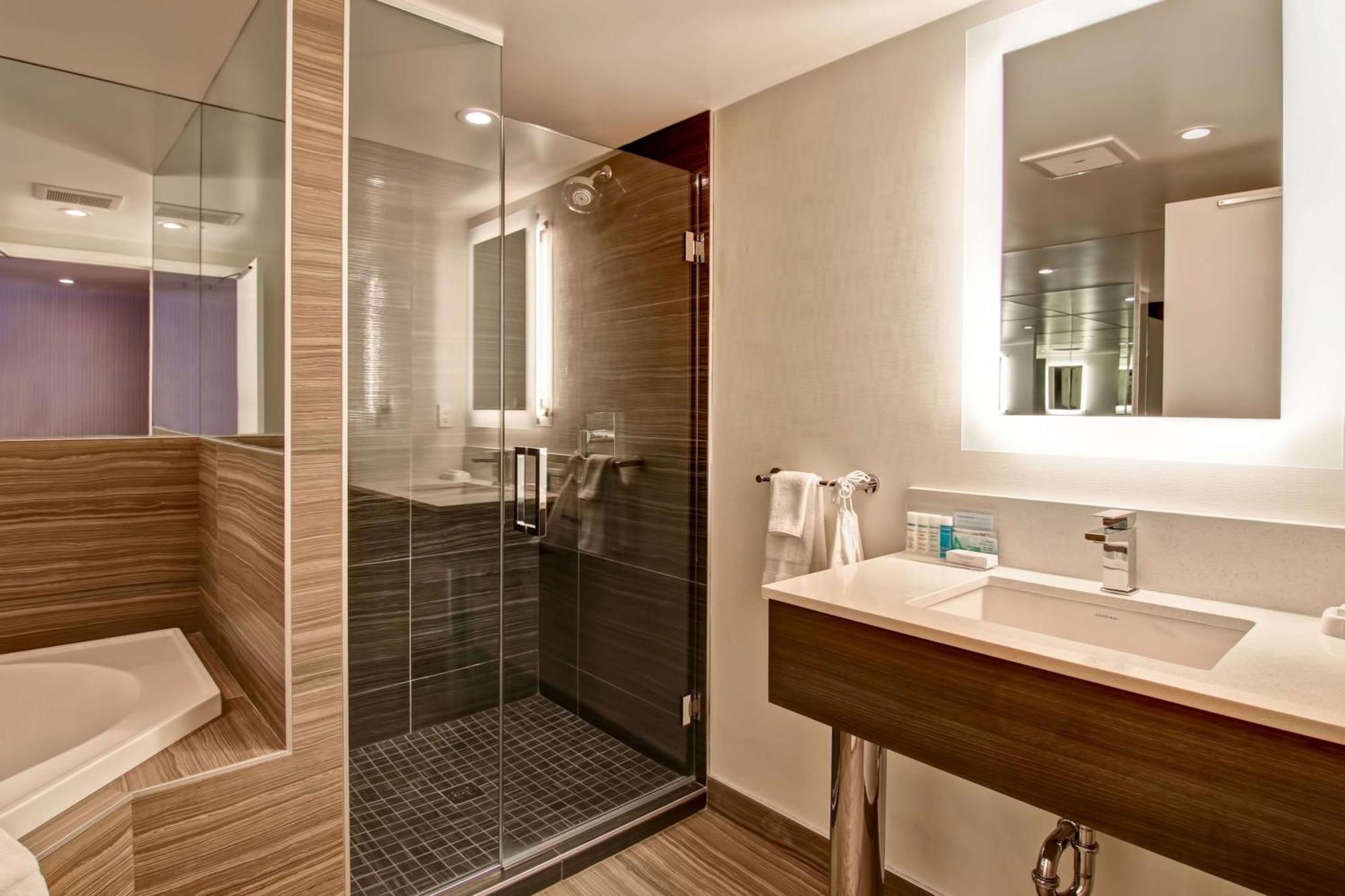 Hampton Inn & Suites By Hilton Calgary-Airport Exteriör bild