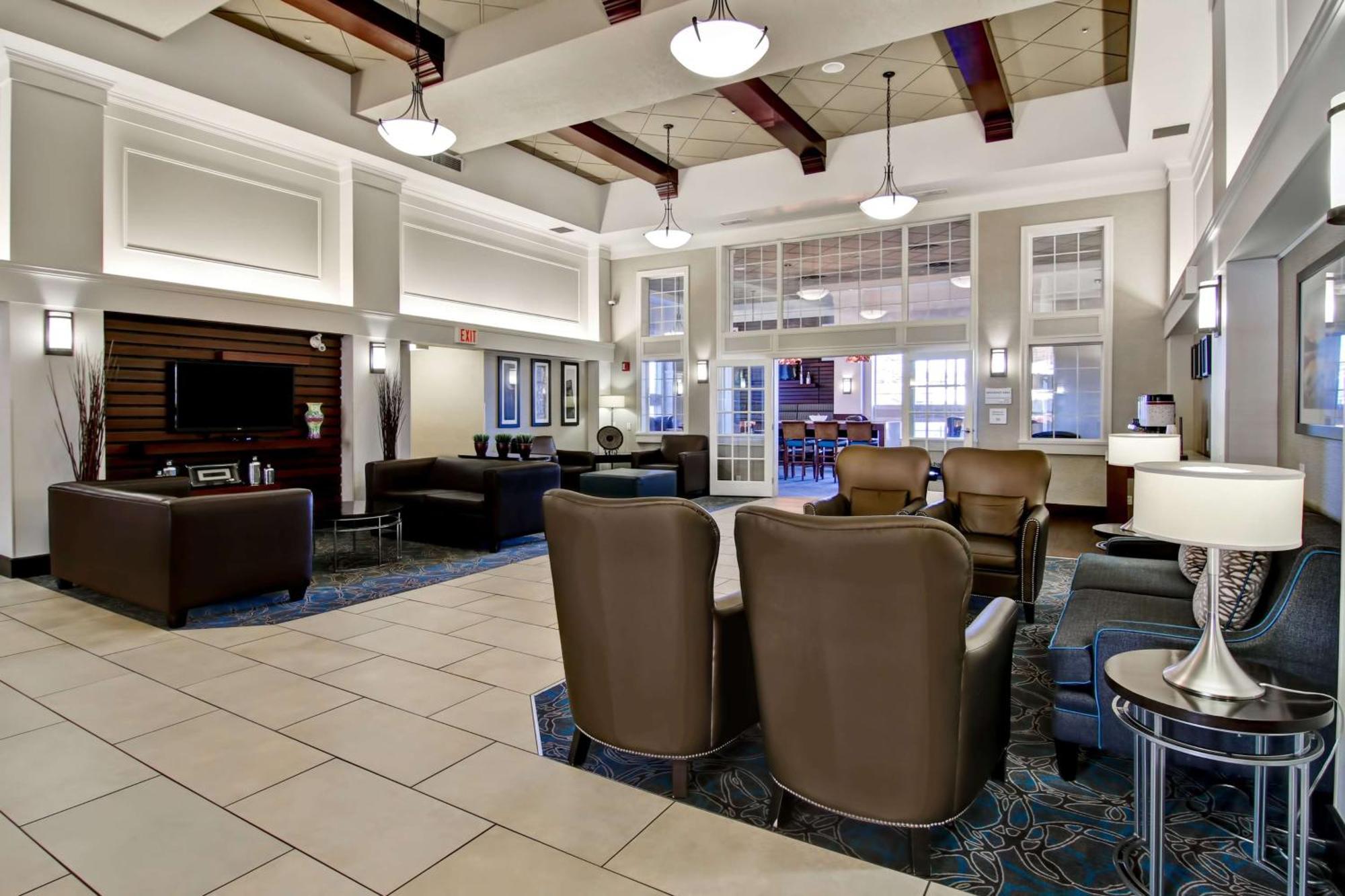 Hampton Inn & Suites By Hilton Calgary-Airport Exteriör bild