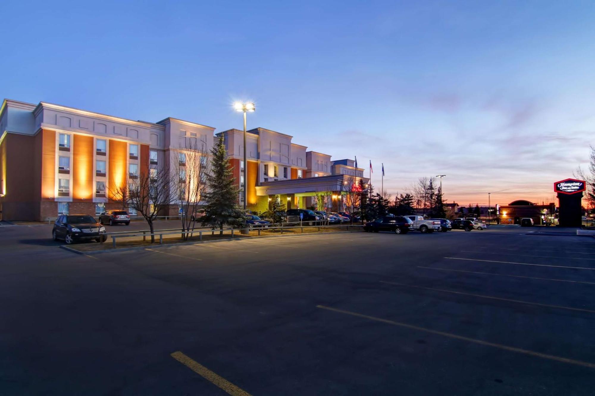 Hampton Inn & Suites By Hilton Calgary-Airport Exteriör bild