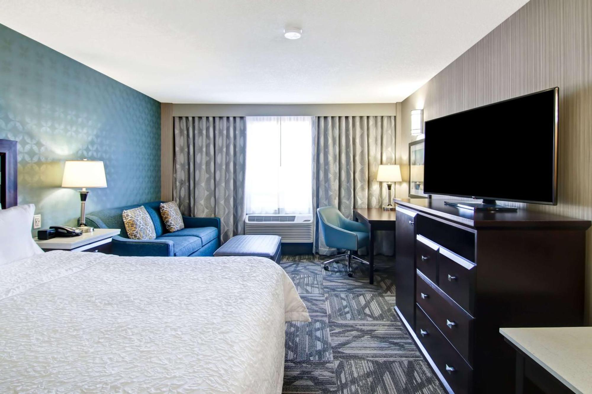 Hampton Inn & Suites By Hilton Calgary-Airport Exteriör bild