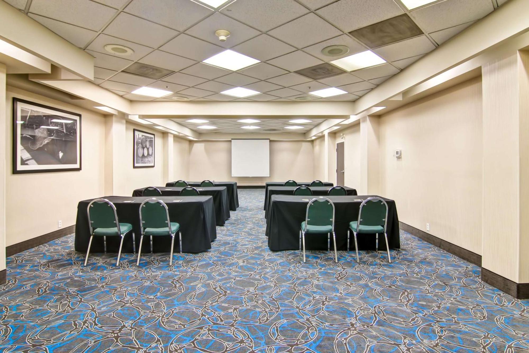 Hampton Inn & Suites By Hilton Calgary-Airport Exteriör bild