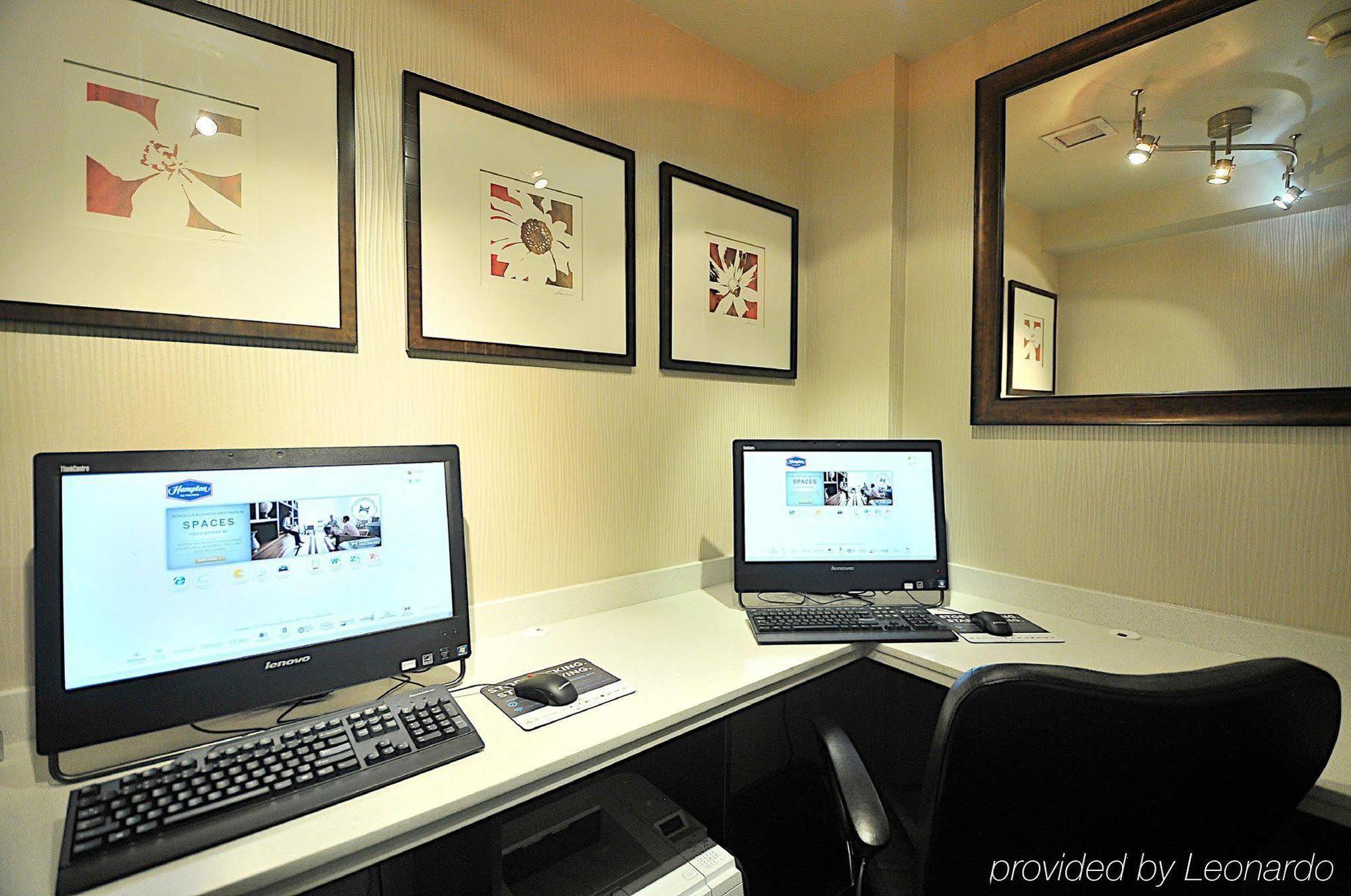 Hampton Inn & Suites By Hilton Calgary-Airport Exteriör bild