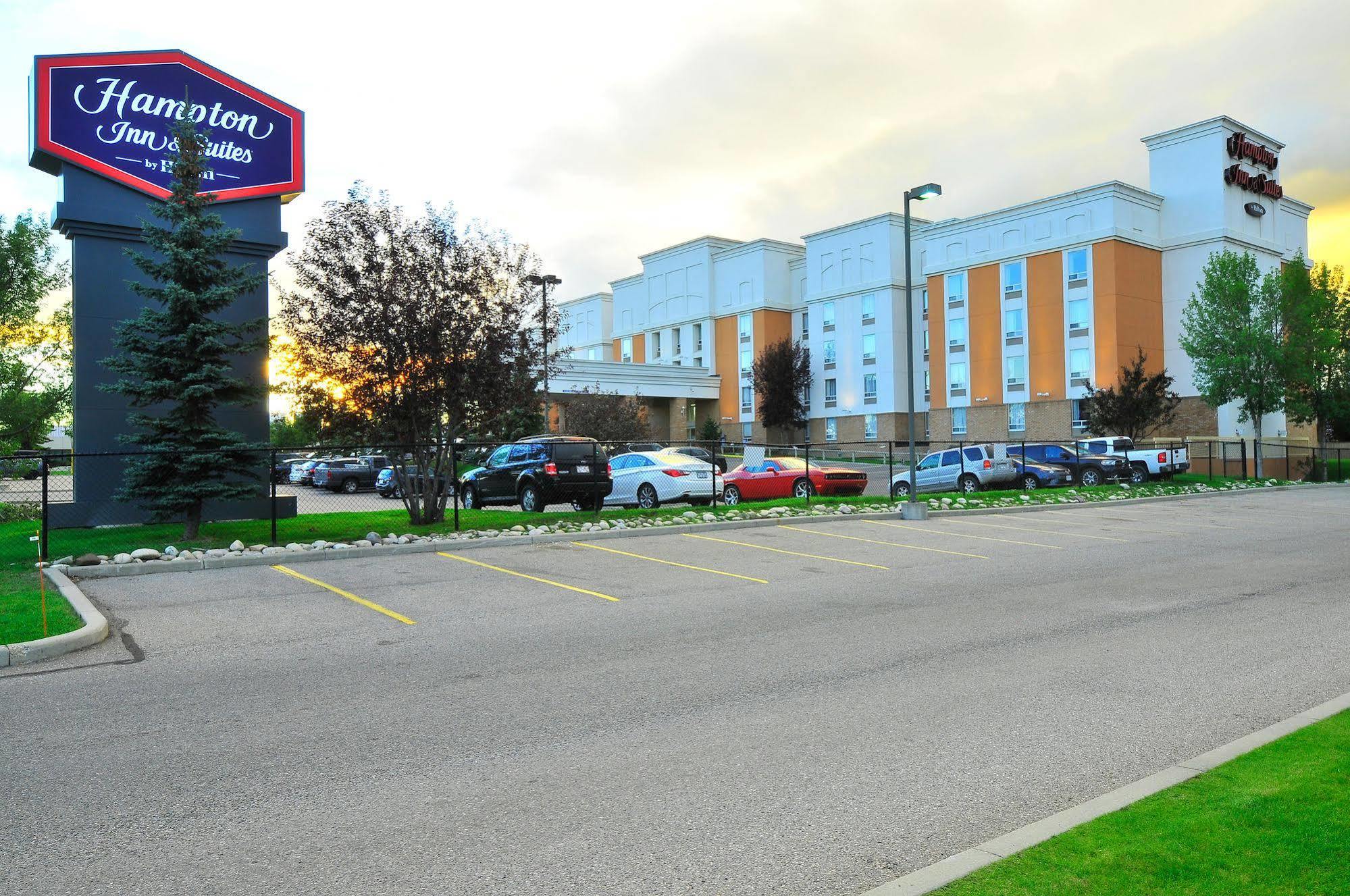 Hampton Inn & Suites By Hilton Calgary-Airport Exteriör bild