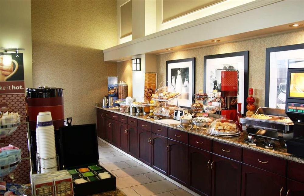 Hampton Inn & Suites By Hilton Calgary-Airport Restaurang bild