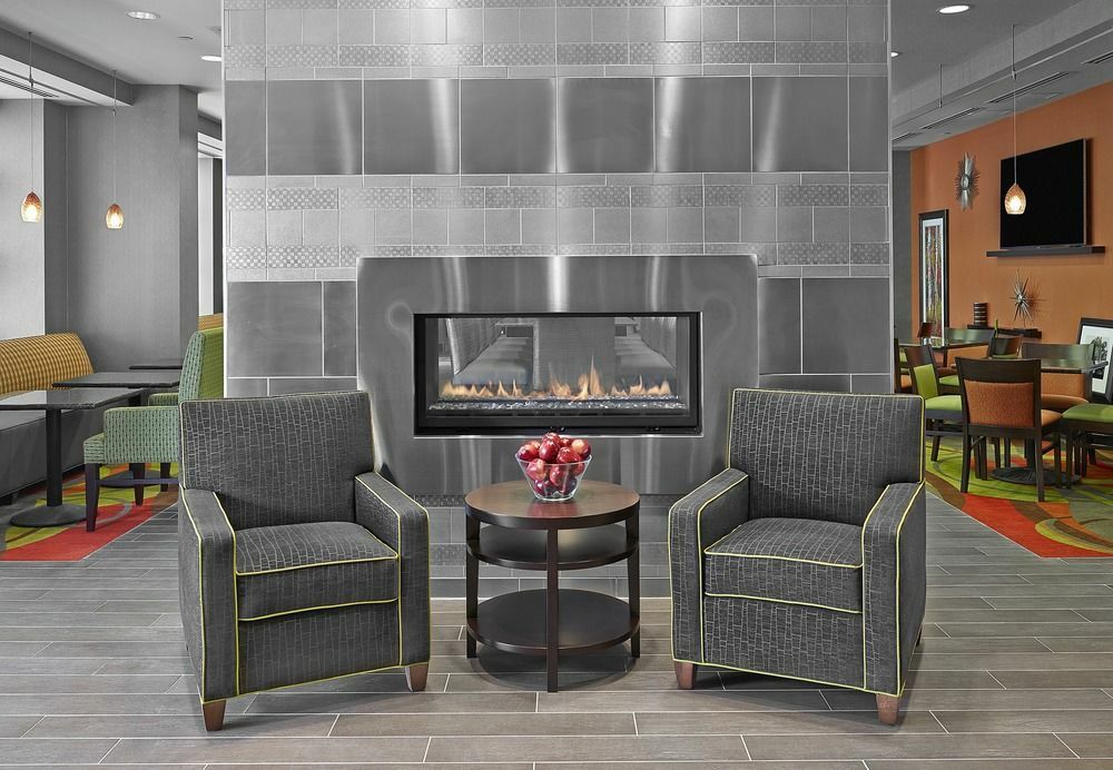 Hampton Inn & Suites By Hilton Calgary-Airport Exteriör bild